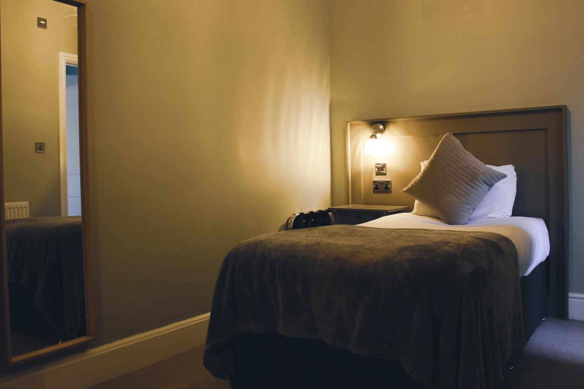 The Kings Arms Hotell Swindon Eksteriør bilde