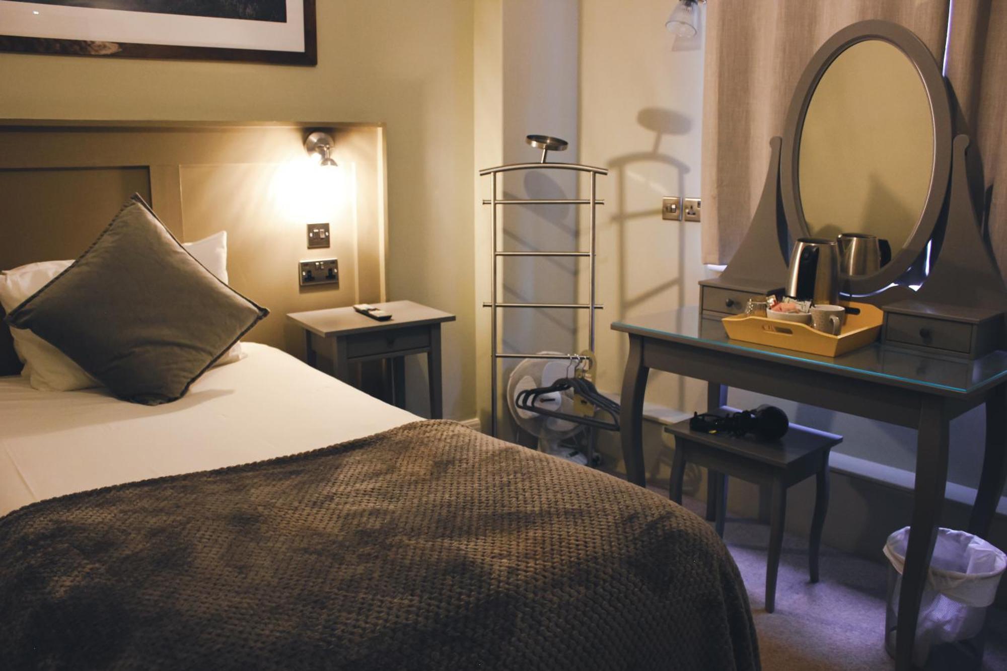The Kings Arms Hotell Swindon Eksteriør bilde