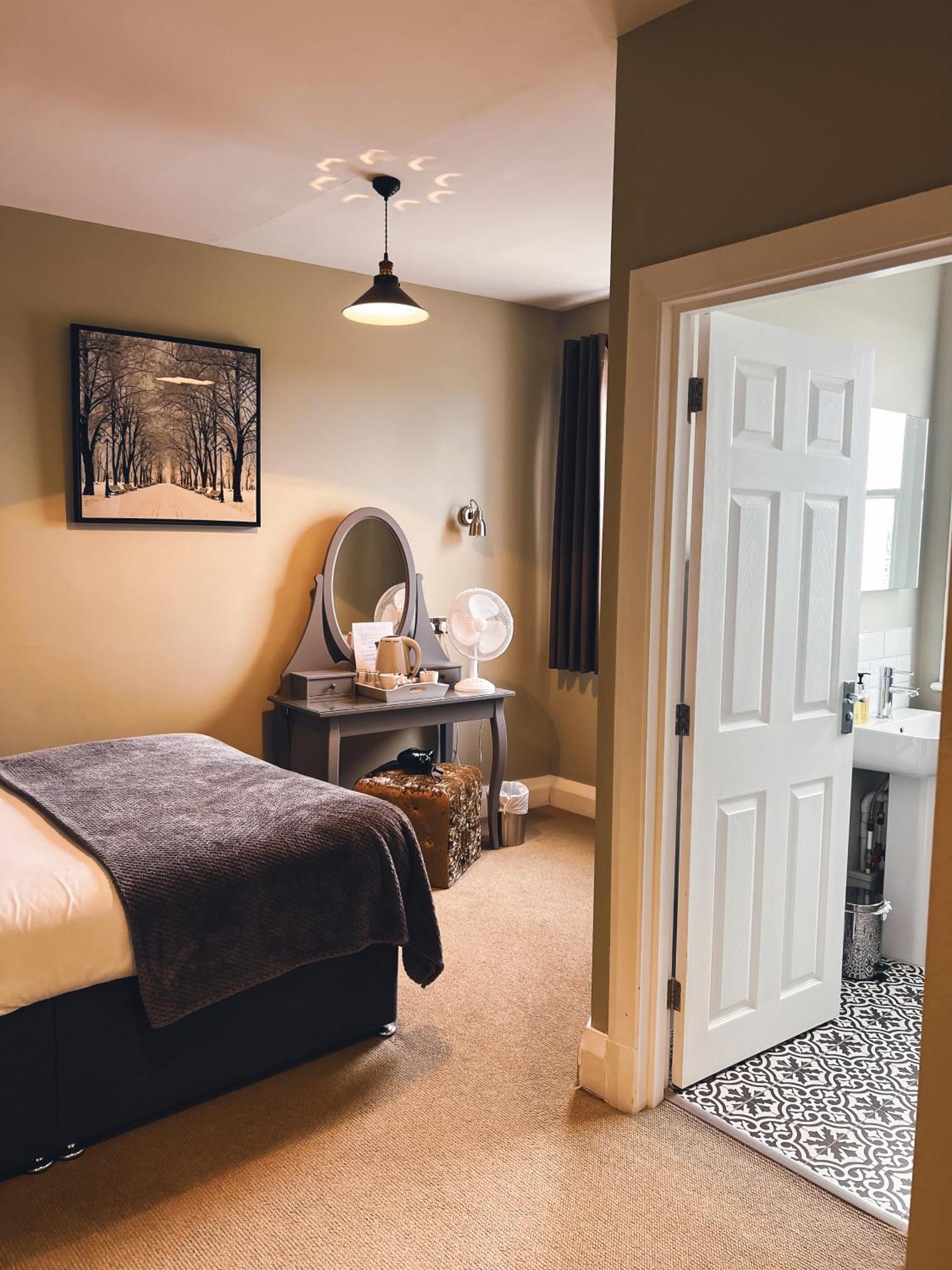 The Kings Arms Hotell Swindon Eksteriør bilde