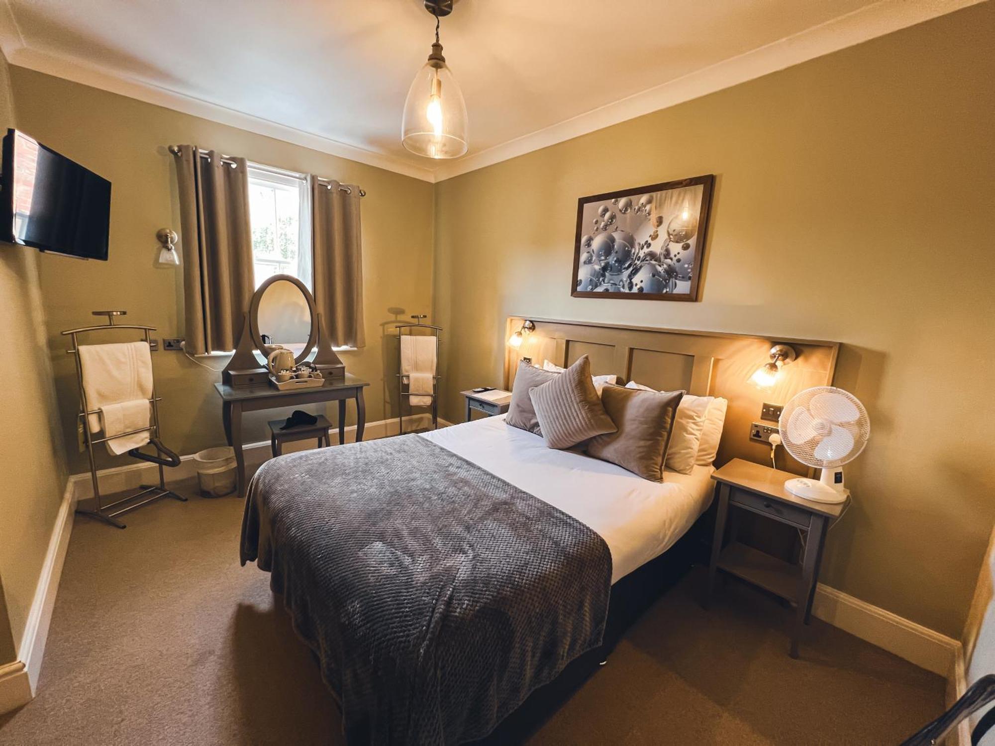 The Kings Arms Hotell Swindon Eksteriør bilde